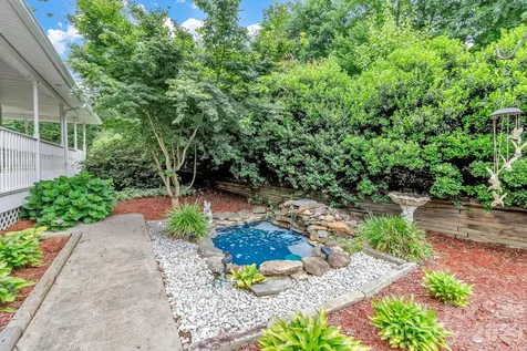 11 Aquarian Way Leicester NC 28748
