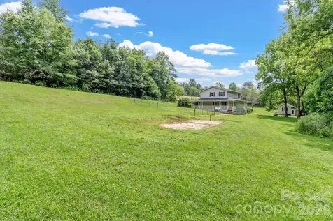11 Aquarian Way Leicester NC 28748