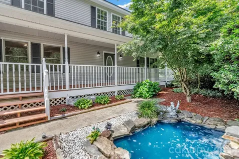 11 Aquarian Way Leicester NC 28748