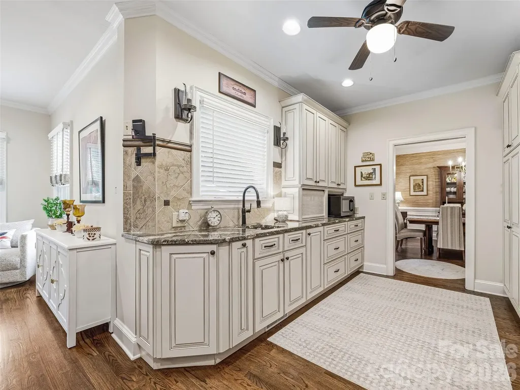 1005 Windsor Drive Asheville NC 28803