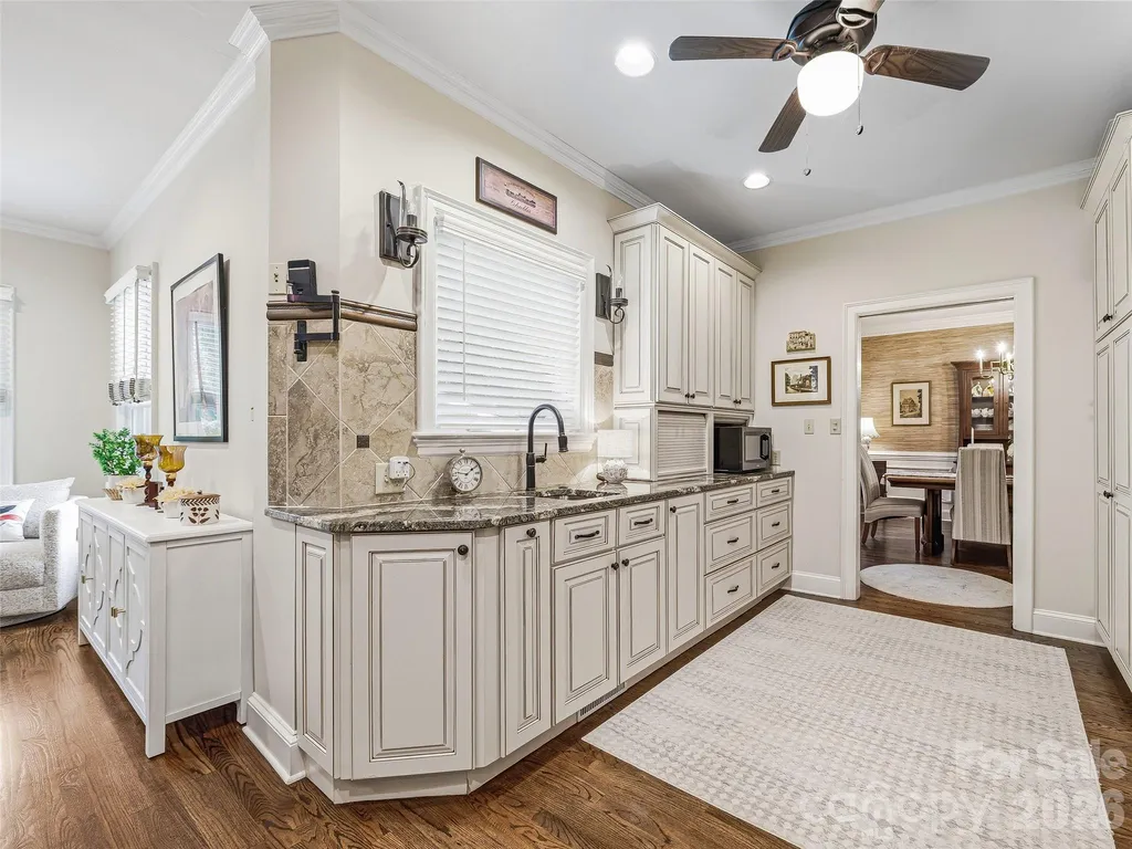 1005 Windsor Drive Asheville NC 28803
