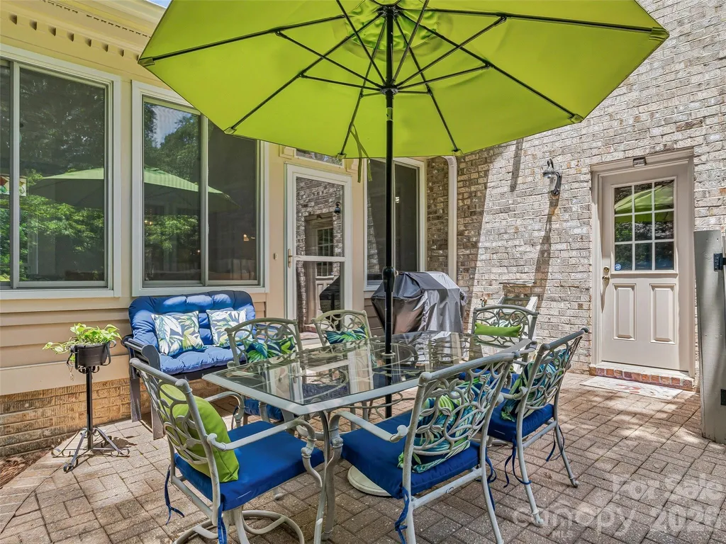1005 Windsor Drive Asheville NC 28803
