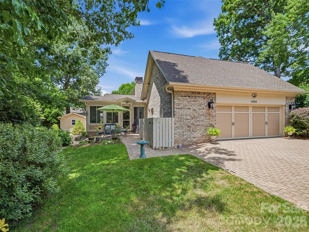 1005 Windsor Drive Asheville NC 28803