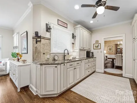 1005 Windsor Drive Asheville NC 28803