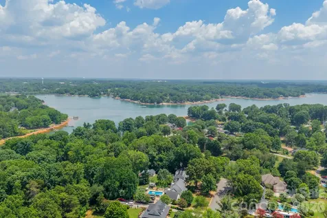 151 Turnberry Lane Mooresville NC 28117