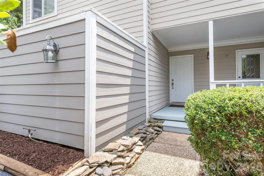 8410 Cricket Lake Drive Charlotte NC 28277
