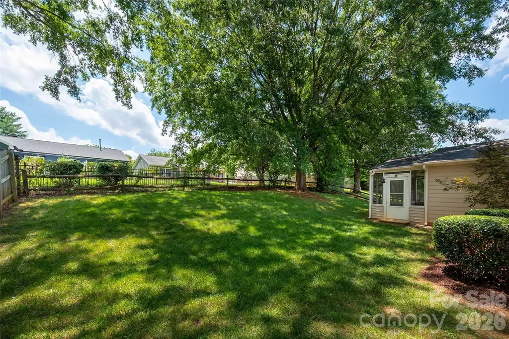 9112 Winter Moss Court Charlotte NC 28227