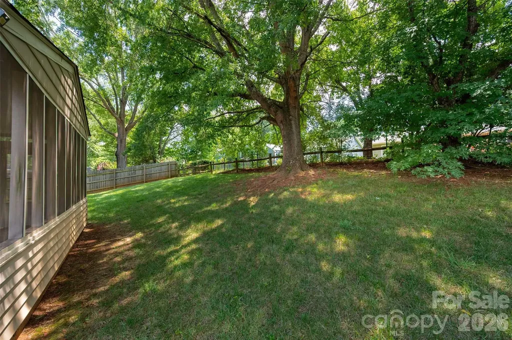 9112 Winter Moss Court Charlotte NC 28227