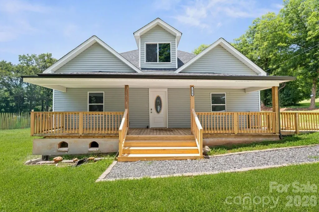 1820 N Hewitt Avenue Newton NC 28658