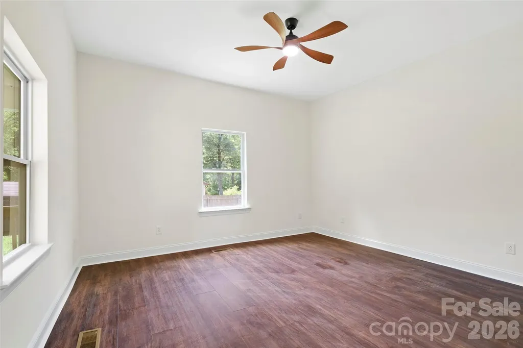 1820 N Hewitt Avenue Newton NC 28658