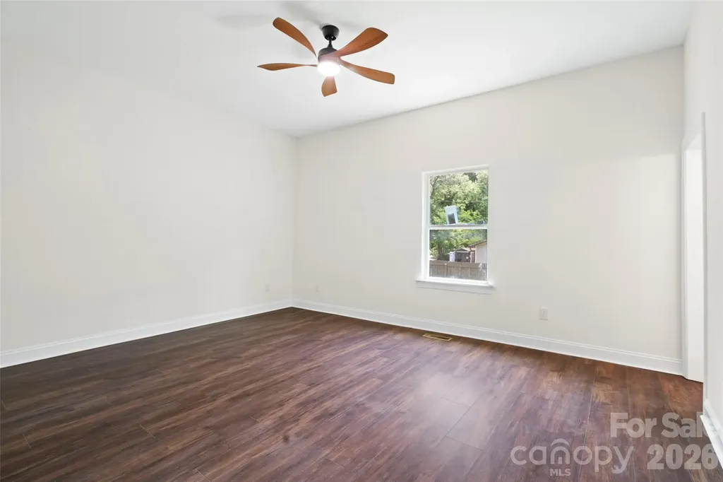 1820 N Hewitt Avenue Newton NC 28658