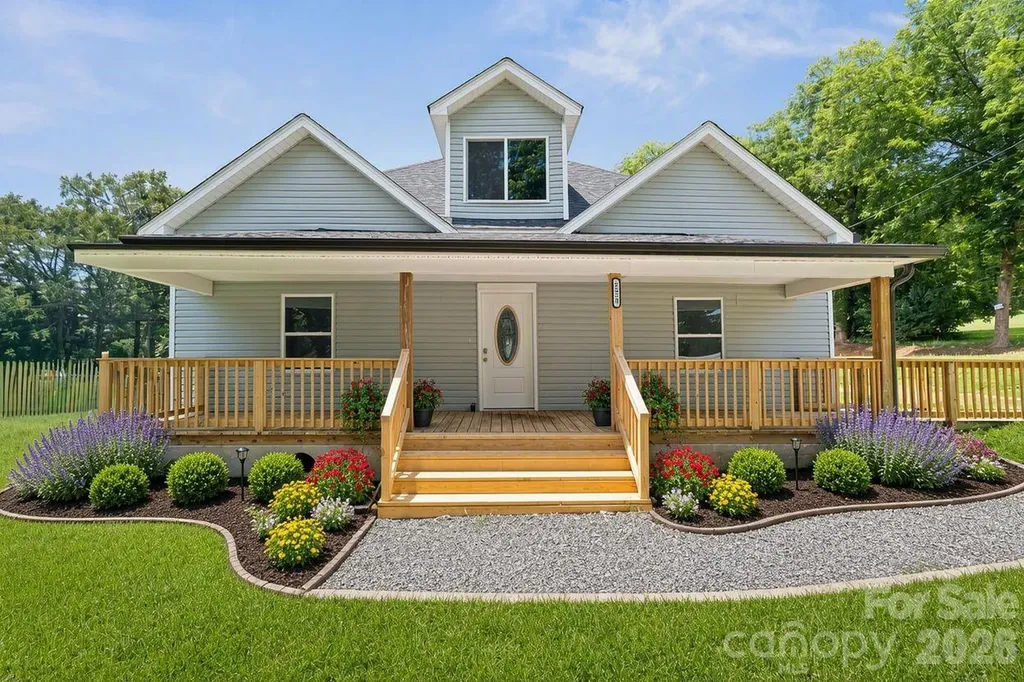 1820 N Hewitt Avenue Newton NC 28658
