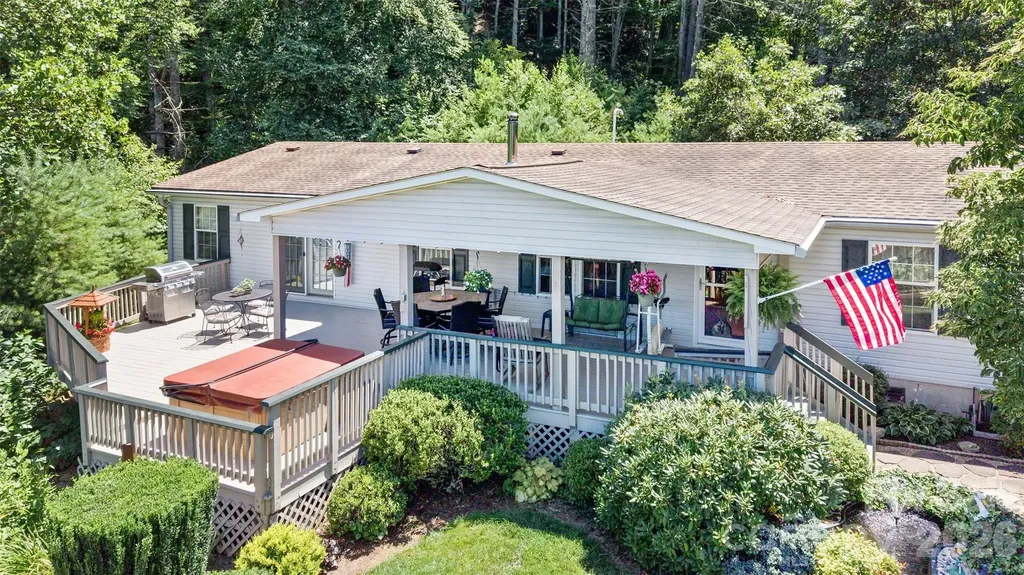 185 Trout Water Circle Burnsville NC 28714