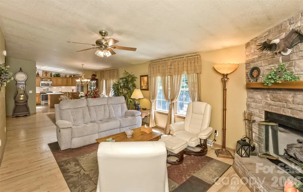 185 Trout Water Circle Burnsville NC 28714