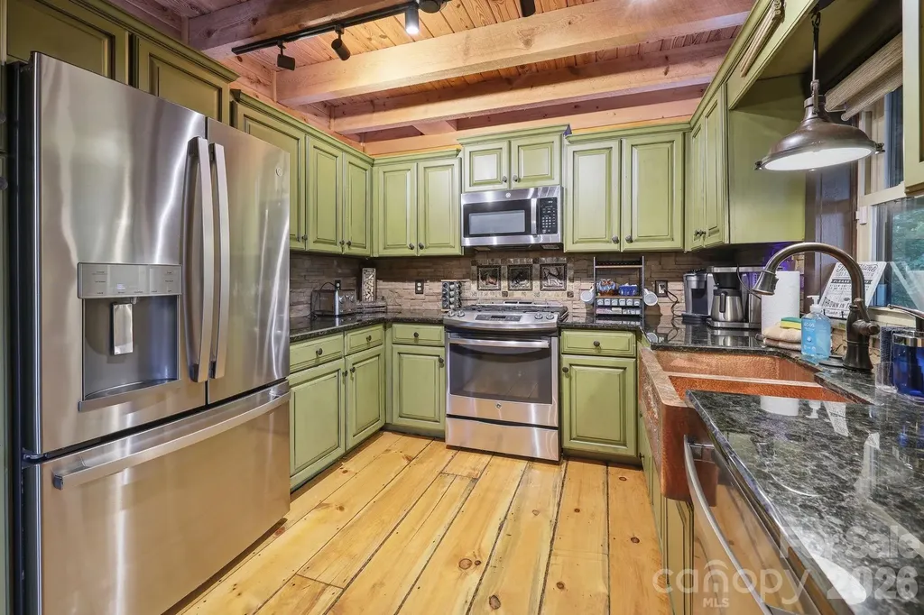 206 Hamlet Drive Burnsville NC 28714
