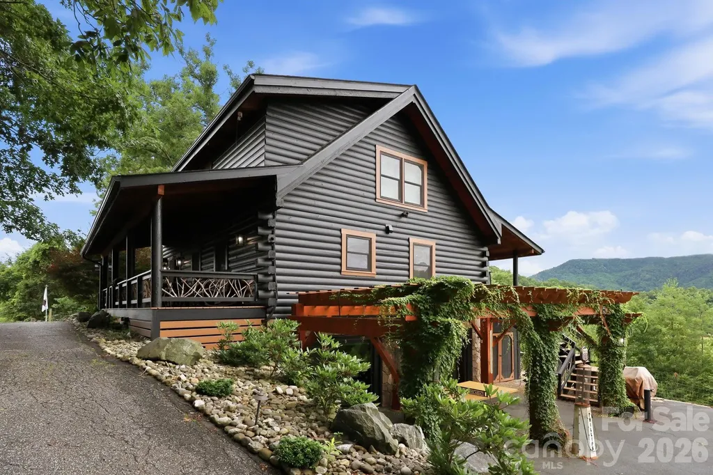 206 Hamlet Drive Burnsville NC 28714