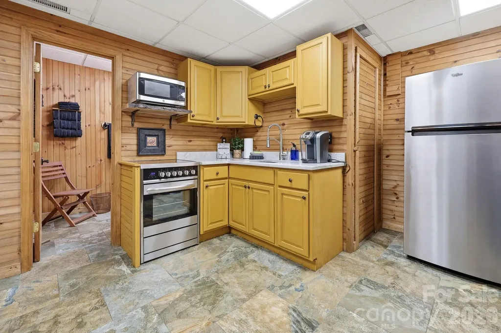 206 Hamlet Drive Burnsville NC 28714