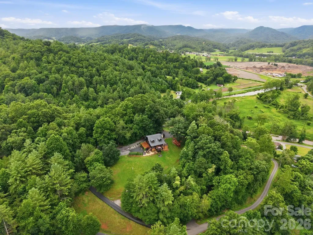 206 Hamlet Drive Burnsville NC 28714