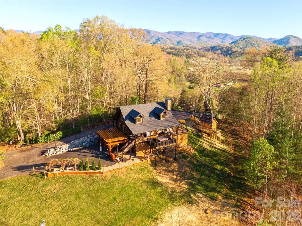 206 Hamlet Drive Burnsville NC 28714