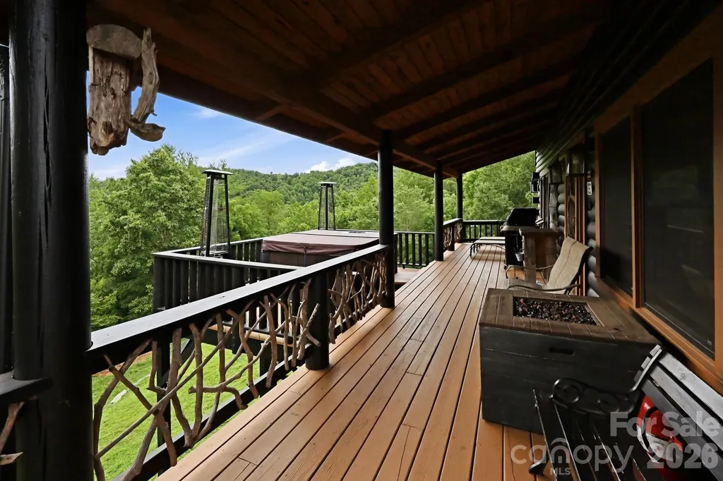 206 Hamlet Drive Burnsville NC 28714