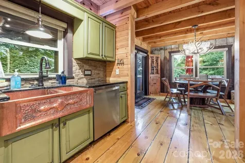 206 Hamlet Drive Burnsville NC 28714
