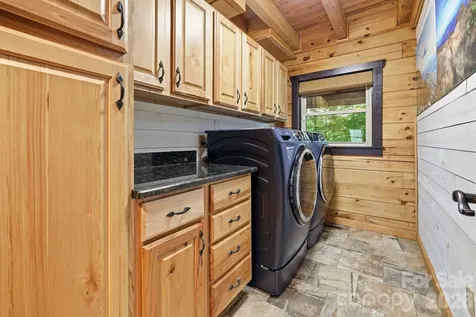 206 Hamlet Drive Burnsville NC 28714