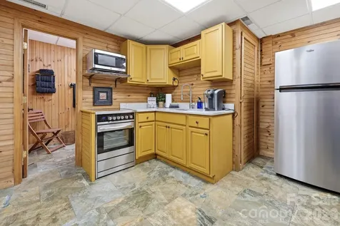 206 Hamlet Drive Burnsville NC 28714