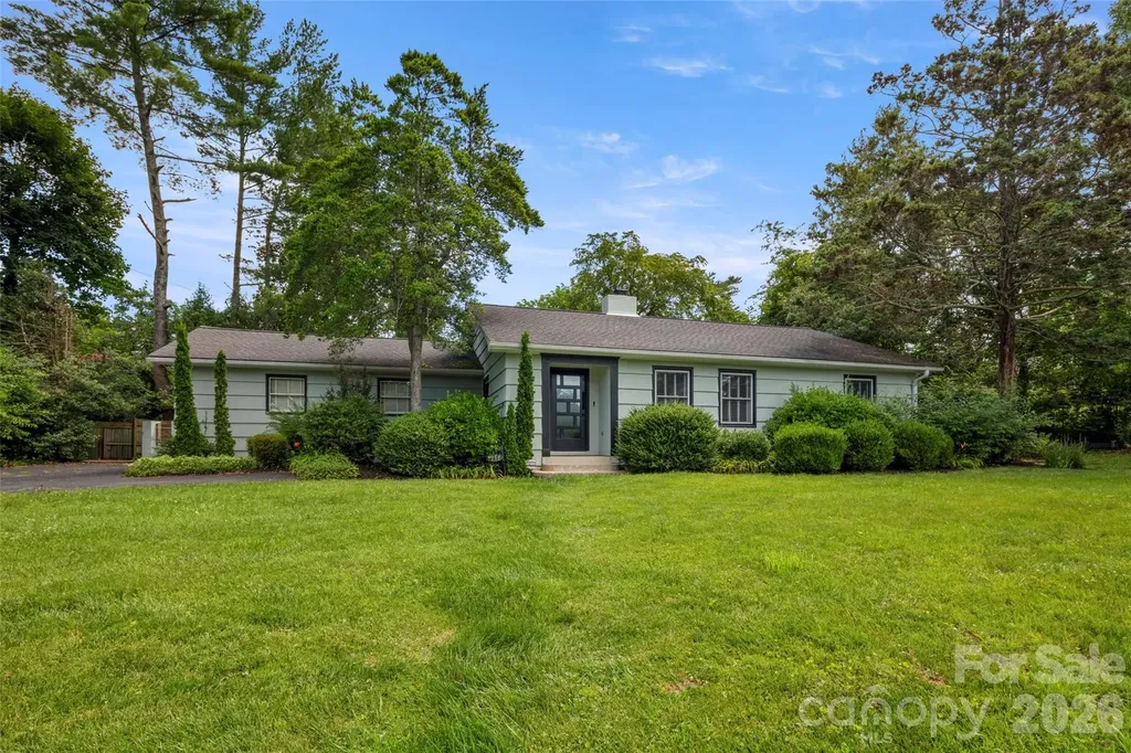 1212 Oakland Street Hendersonville NC 28792