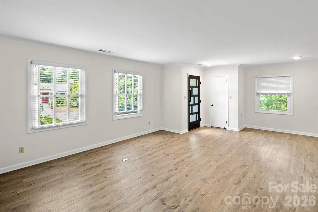 1212 Oakland Street Hendersonville NC 28792