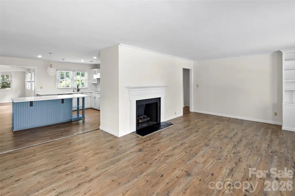 1212 Oakland Street Hendersonville NC 28792