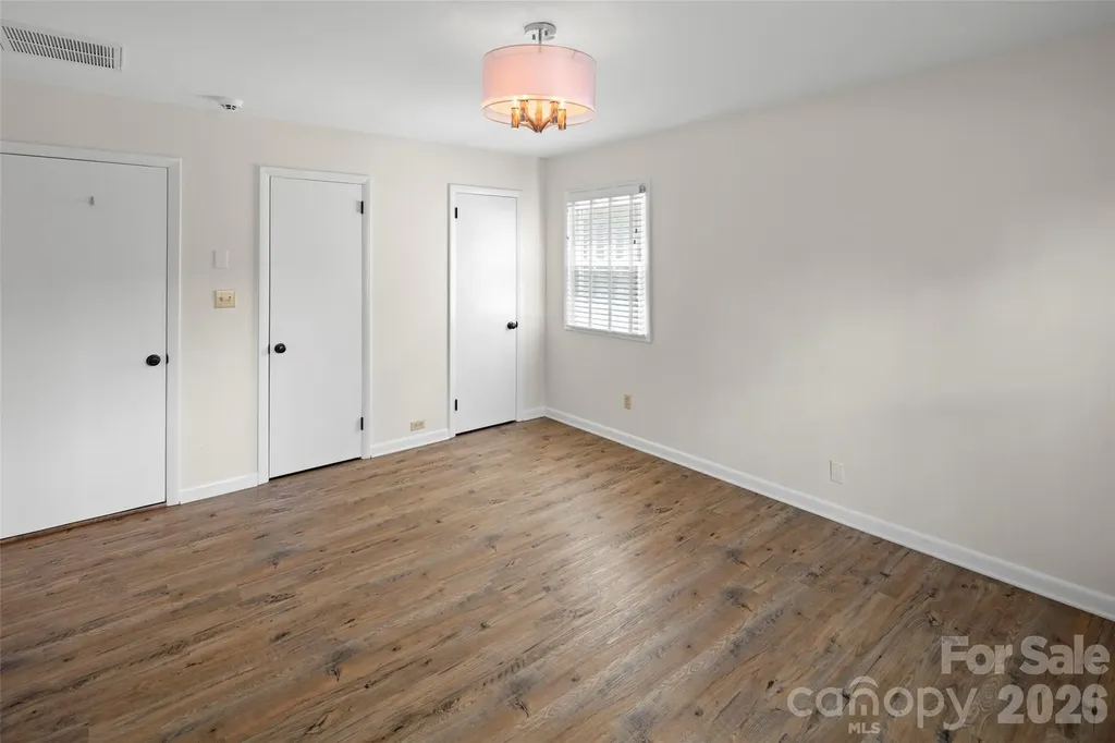 1212 Oakland Street Hendersonville NC 28792