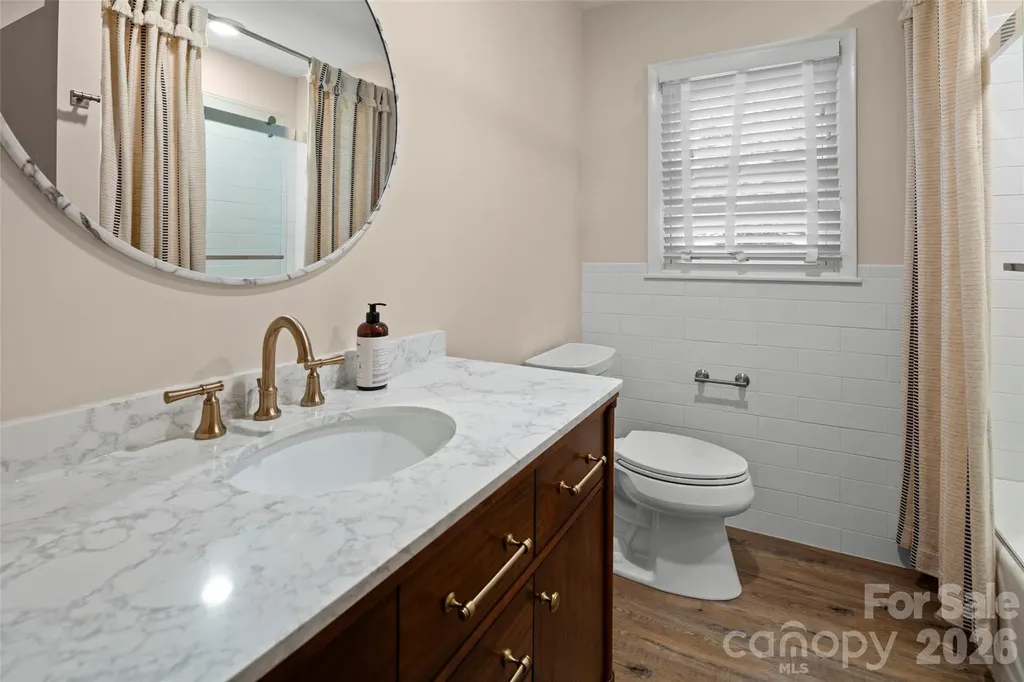 1212 Oakland Street Hendersonville NC 28792