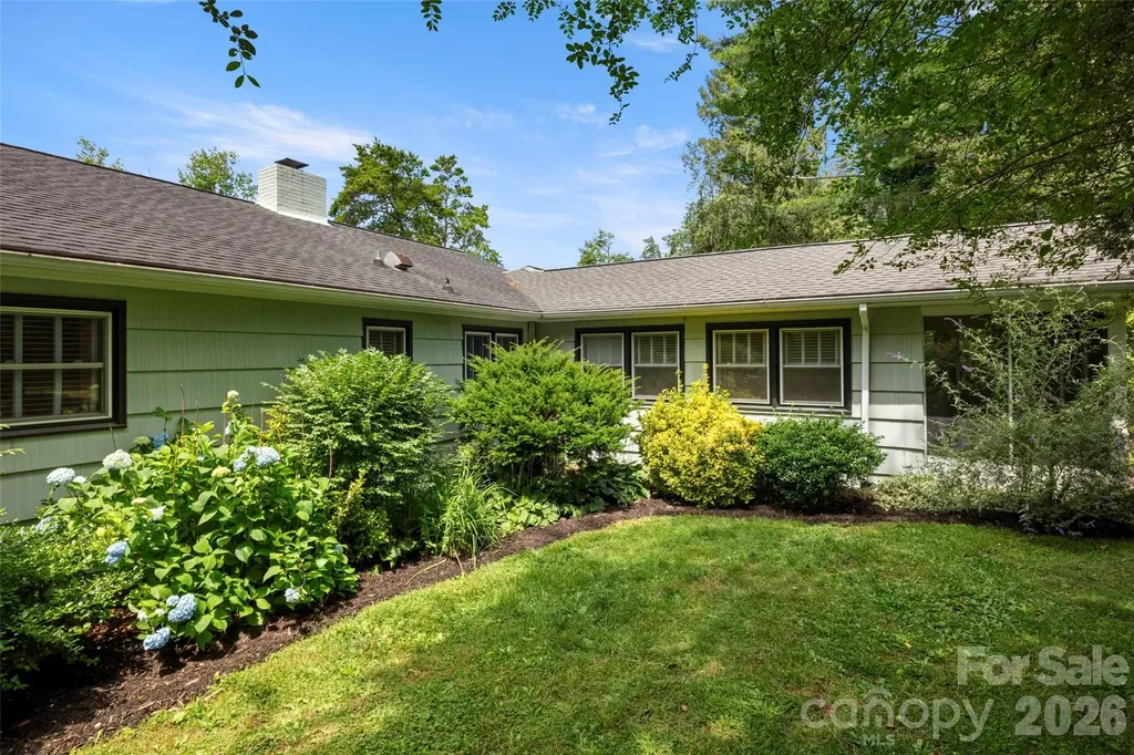1212 Oakland Street Hendersonville NC 28792