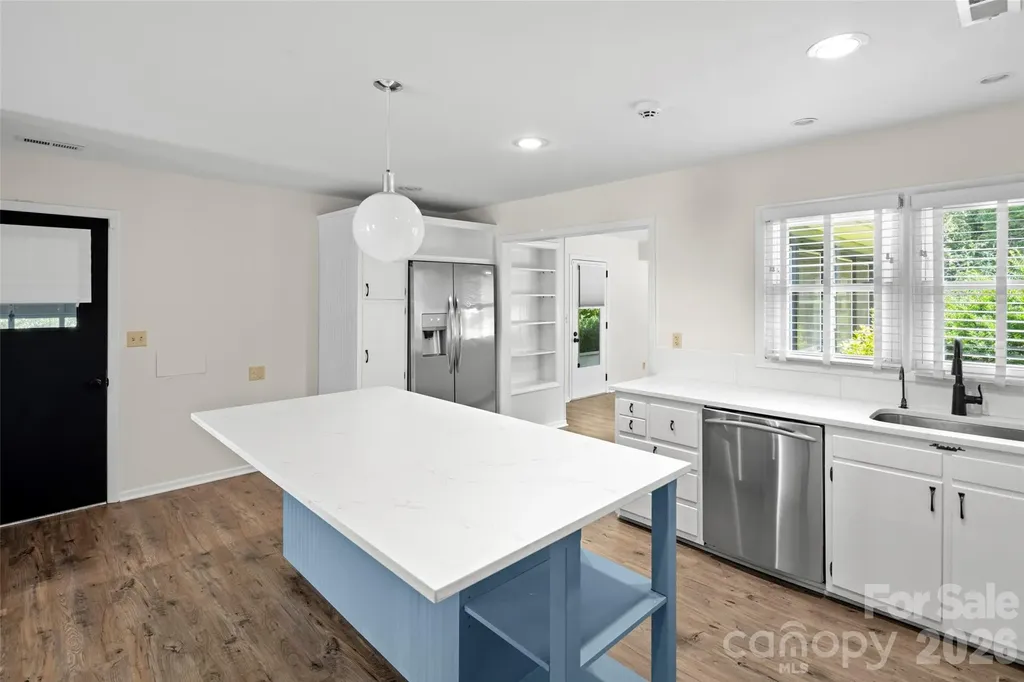 1212 Oakland Street Hendersonville NC 28792