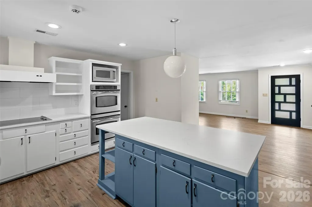 1212 Oakland Street Hendersonville NC 28792