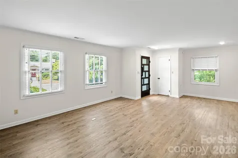 1212 Oakland Street Hendersonville NC 28792
