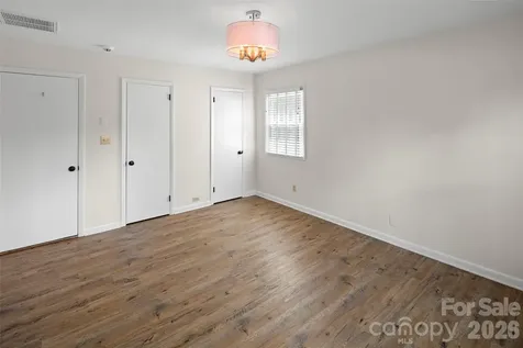 1212 Oakland Street Hendersonville NC 28792