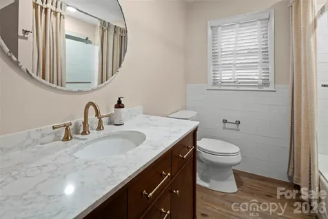1212 Oakland Street Hendersonville NC 28792
