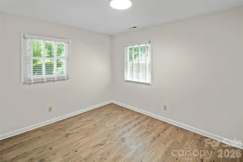 1212 Oakland Street Hendersonville NC 28792