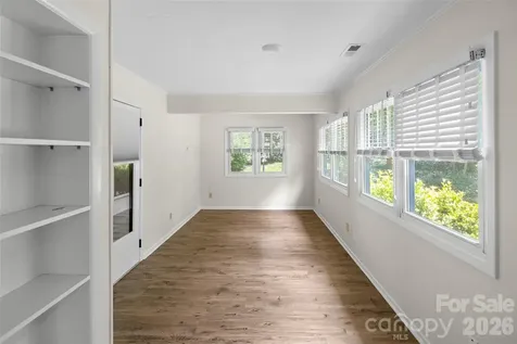 1212 Oakland Street Hendersonville NC 28792