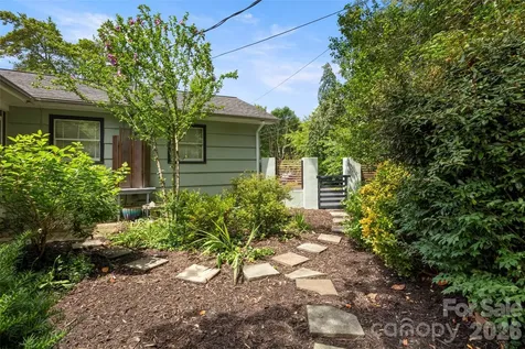 1212 Oakland Street Hendersonville NC 28792