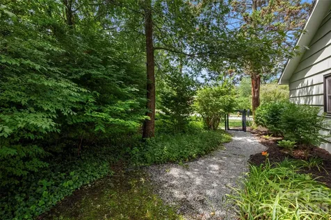 1212 Oakland Street Hendersonville NC 28792