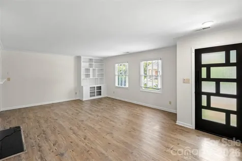 1212 Oakland Street Hendersonville NC 28792
