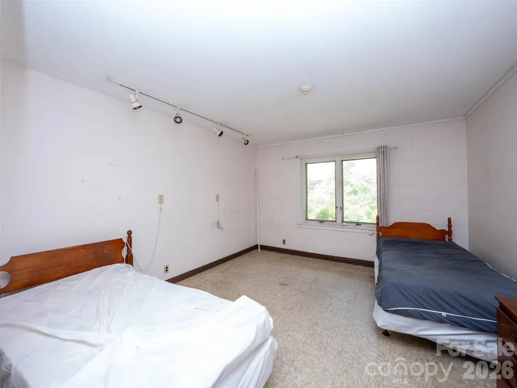 84 Chestnut Park Drive Waynesville NC 28786
