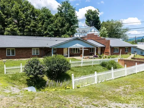 84 Chestnut Park Drive Waynesville NC 28786