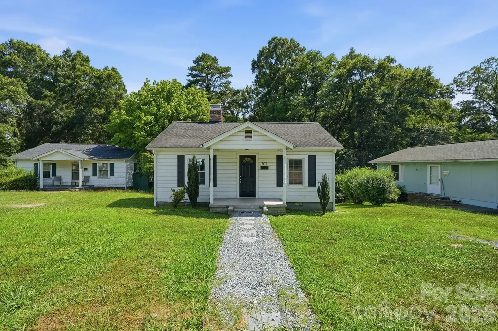 307 Clay Street Belmont NC 28012