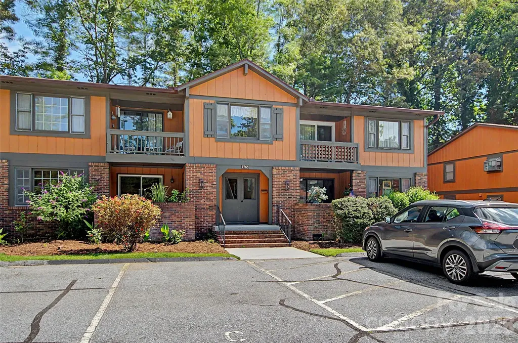 1765 Haywood Manor Road Hendersonville NC 28791