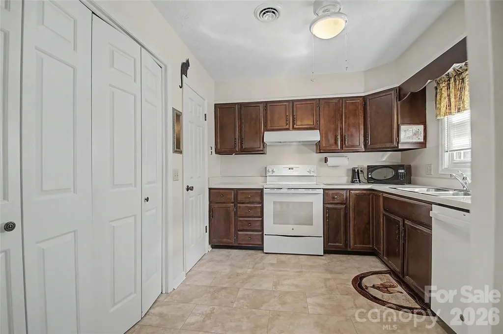 1765 Haywood Manor Road Hendersonville NC 28791