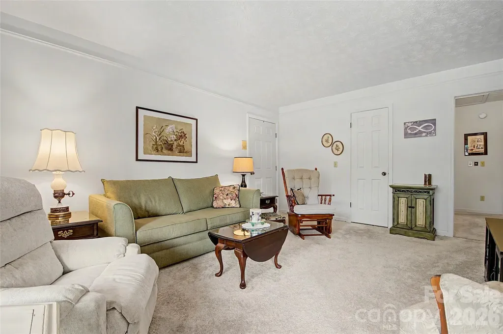 1765 Haywood Manor Road Hendersonville NC 28791