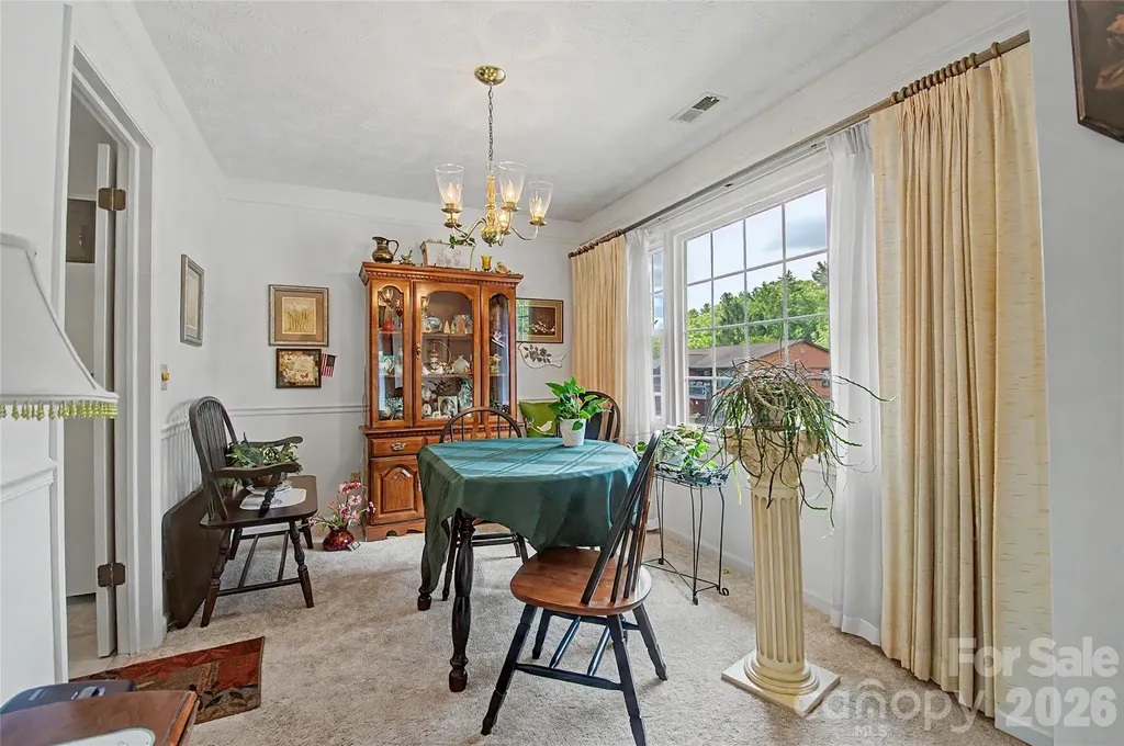 1765 Haywood Manor Road Hendersonville NC 28791